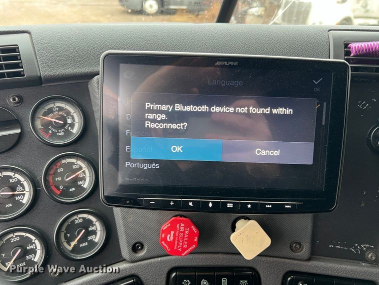 image for item DS2740 2012 Freightliner Cascadia  semi truck