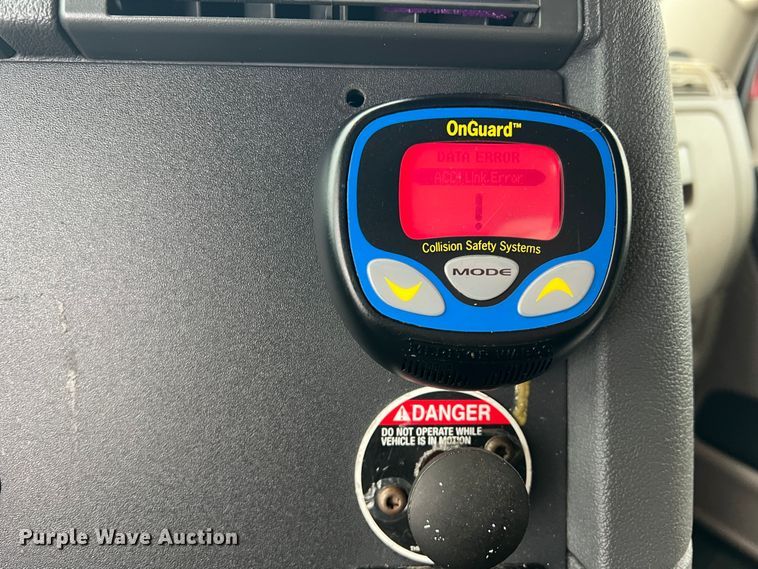 image for item DS2740 2012 Freightliner Cascadia  semi truck