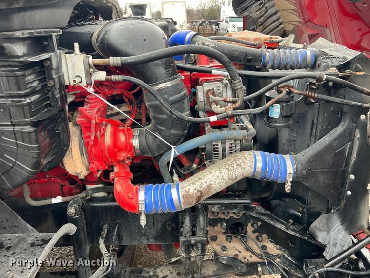 image for item DS2740 2012 Freightliner Cascadia  semi truck