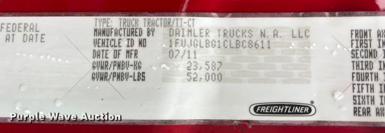 image for item DS2740 2012 Freightliner Cascadia  semi truck