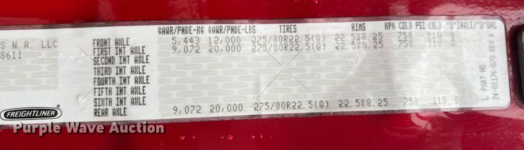 image for item DS2740 2012 Freightliner Cascadia  semi truck