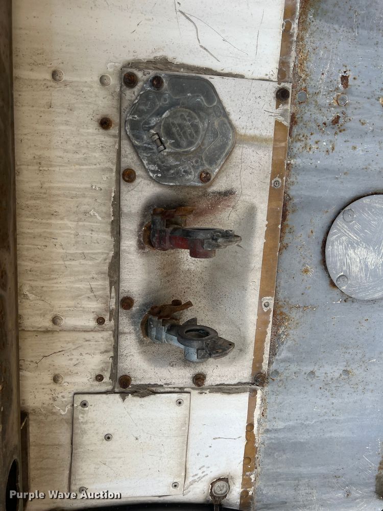 image for item ID9417 1985 Utility  refrigerated van trailer