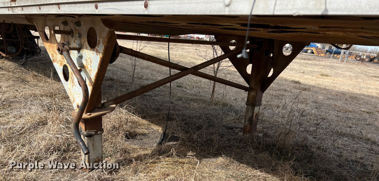 image for item ID9417 1985 Utility  refrigerated van trailer