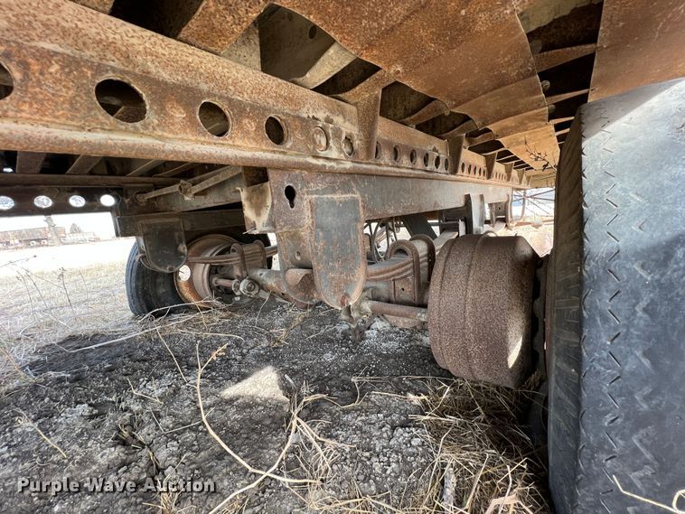 image for item ID9417 1985 Utility  refrigerated van trailer