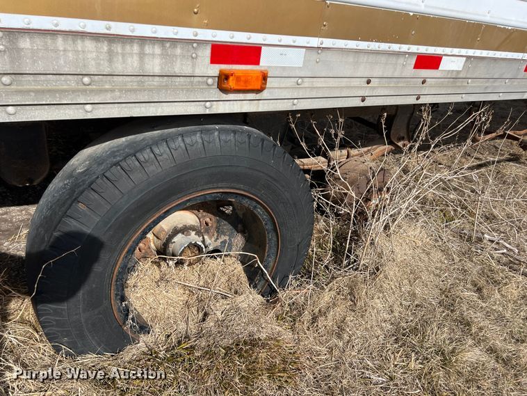image for item ID9417 1985 Utility  refrigerated van trailer