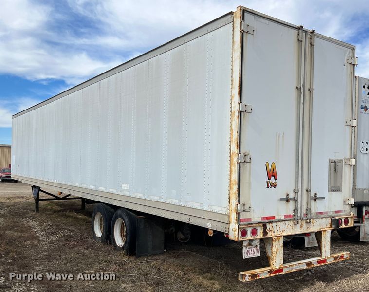 image for item ID9418 2000 Hyundai  dry van trailer