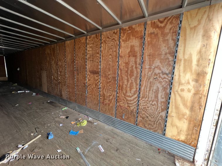 image for item ID9418 2000 Hyundai  dry van trailer