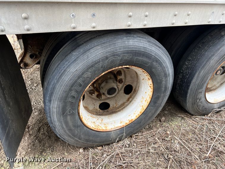 image for item ID9418 2000 Hyundai  dry van trailer