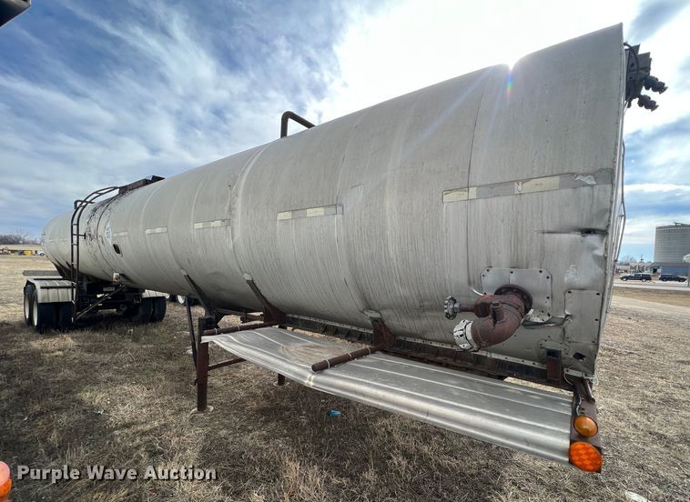 image for item ID9420 1968 Moser  tank trailer