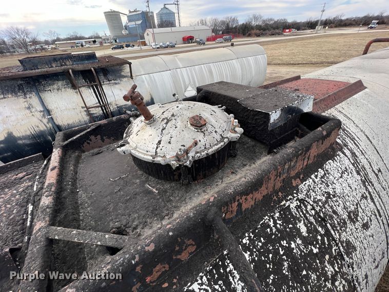 image for item ID9420 1968 Moser  tank trailer