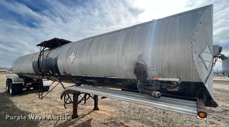 image for item ID9490 1980 E.D. Entyre  tank trailer