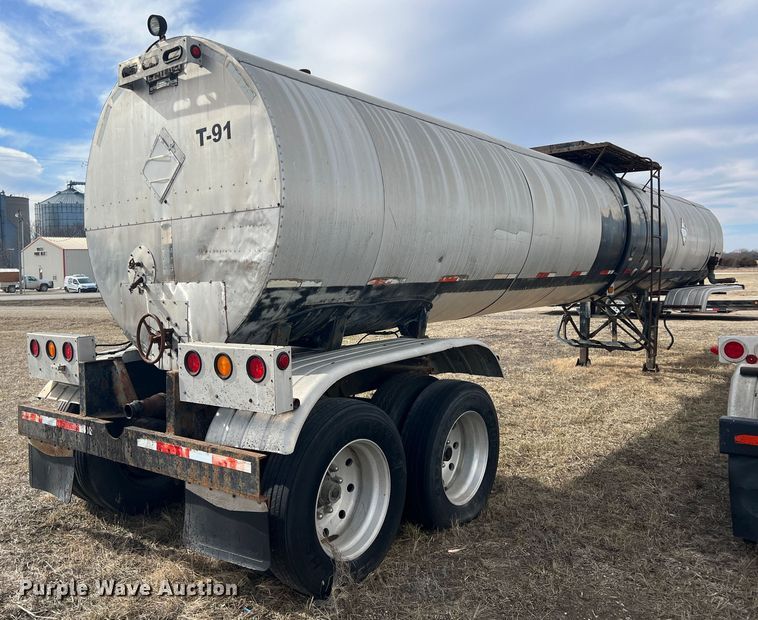 image for item ID9490 1980 E.D. Entyre  tank trailer