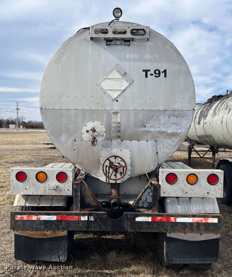 image for item ID9490 1980 E.D. Entyre  tank trailer