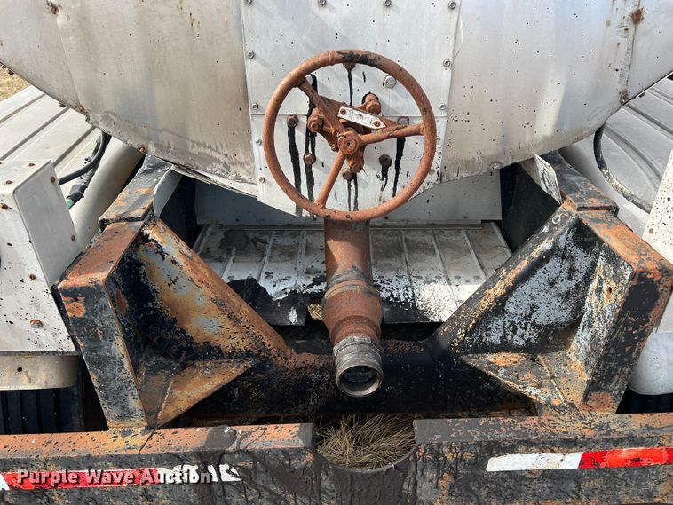 image for item ID9490 1980 E.D. Entyre  tank trailer