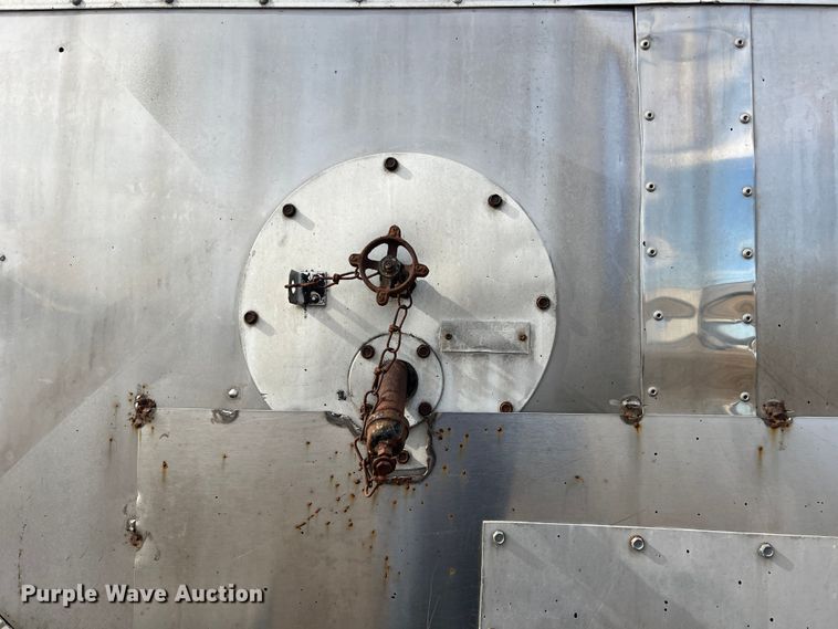 image for item ID9490 1980 E.D. Entyre  tank trailer