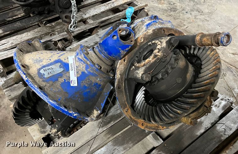 image for item ID9495 Eaton Fuller DS402  rear end differential