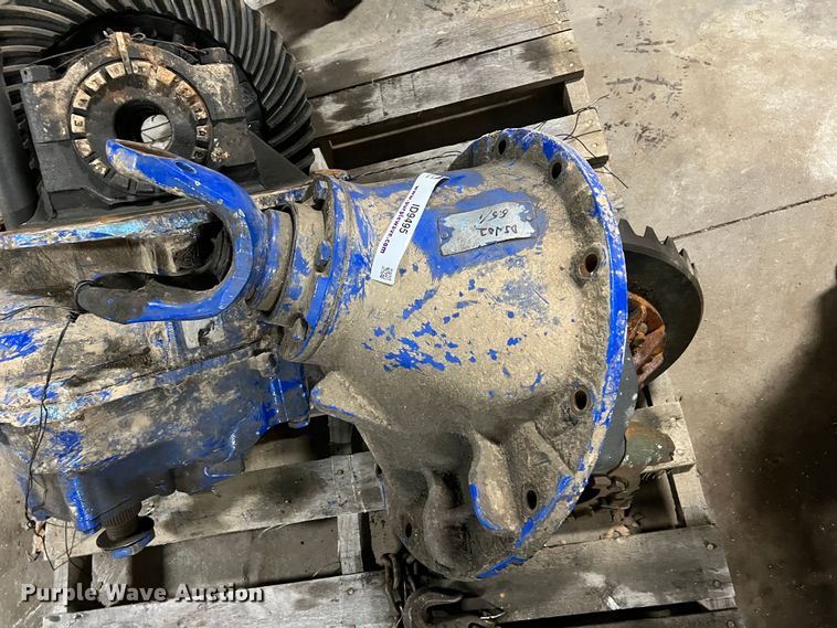 image for item ID9495 Eaton Fuller DS402  rear end differential