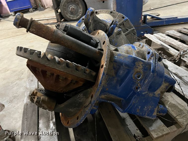 image for item ID9495 Eaton Fuller DS402  rear end differential