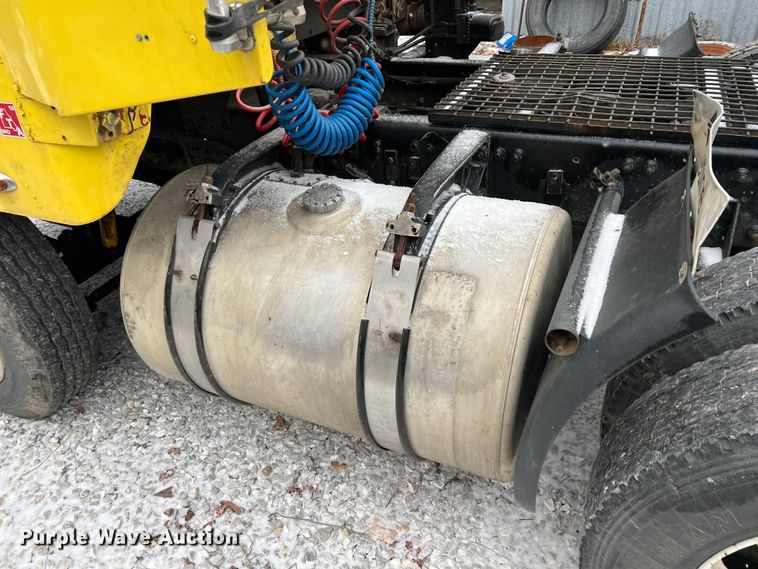 image for item ID9496 1989 Freightliner FLA USF-1E  semi truck