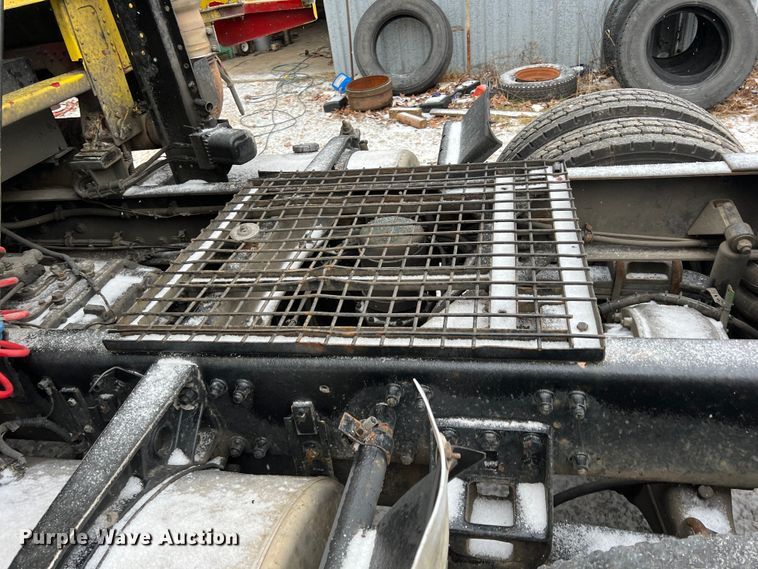 image for item ID9496 1989 Freightliner FLA USF-1E  semi truck