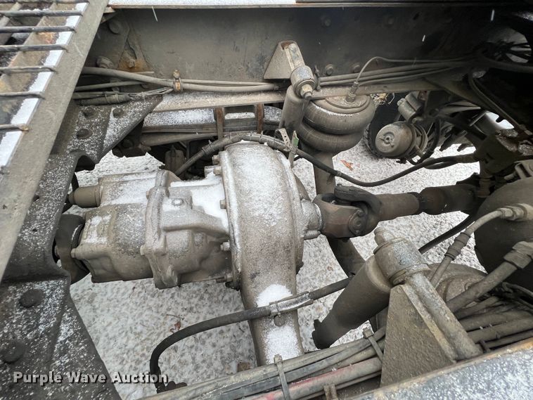 image for item ID9496 1989 Freightliner FLA USF-1E  semi truck