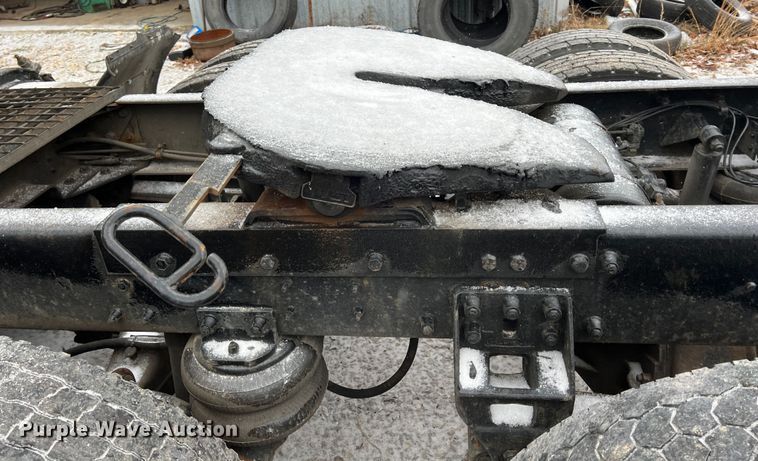 image for item ID9496 1989 Freightliner FLA USF-1E  semi truck