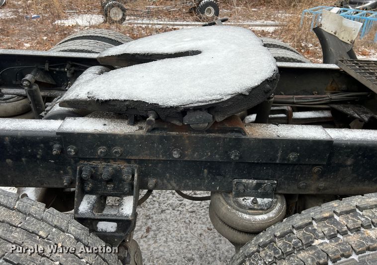 image for item ID9496 1989 Freightliner FLA USF-1E  semi truck