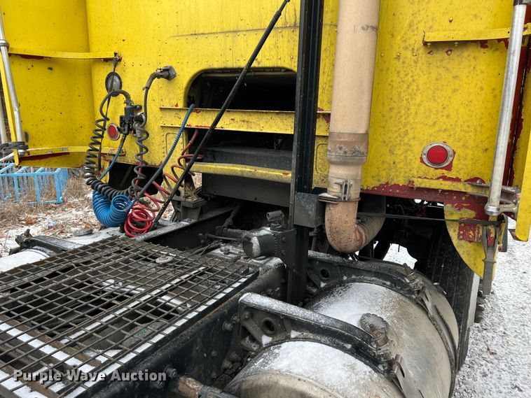 image for item ID9496 1989 Freightliner FLA USF-1E  semi truck