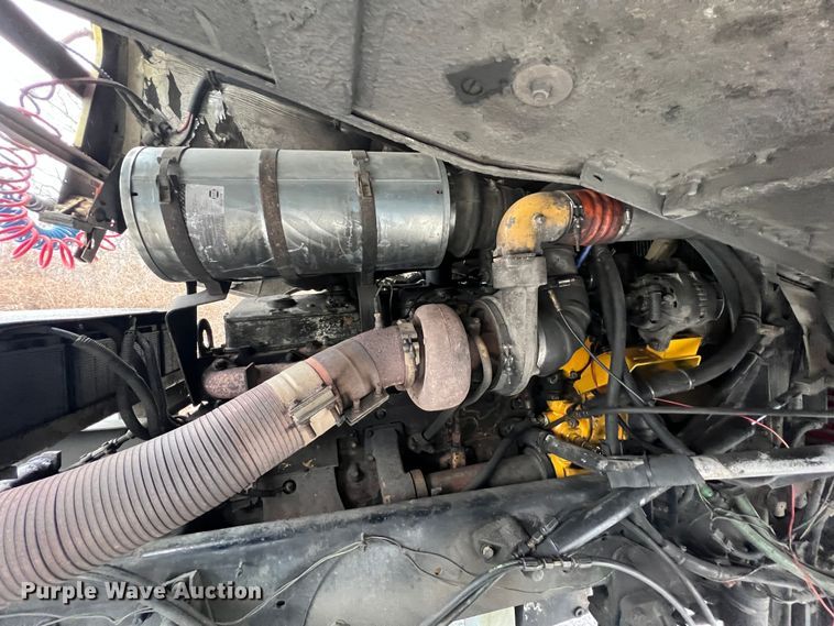 image for item ID9496 1989 Freightliner FLA USF-1E  semi truck