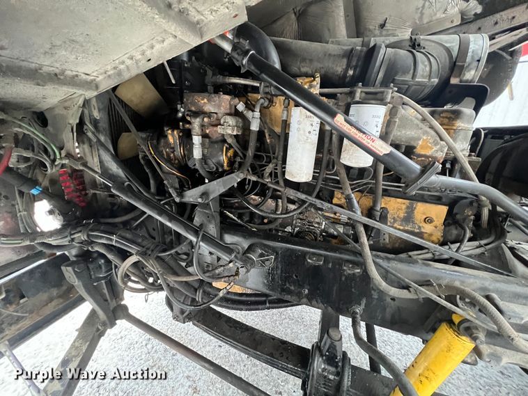 image for item ID9496 1989 Freightliner FLA USF-1E  semi truck