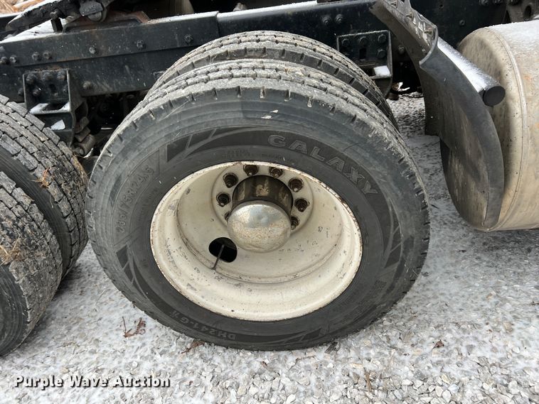 image for item ID9496 1989 Freightliner FLA USF-1E  semi truck