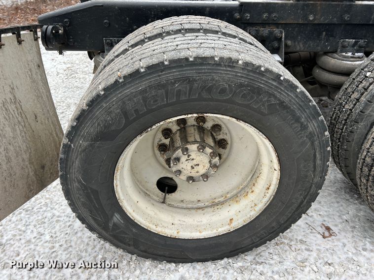 image for item ID9496 1989 Freightliner FLA USF-1E  semi truck