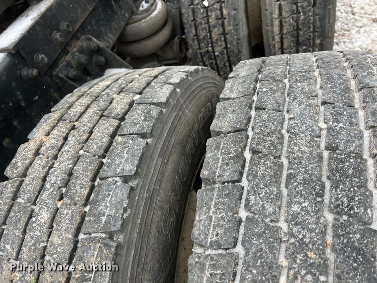 image for item ID9496 1989 Freightliner FLA USF-1E  semi truck