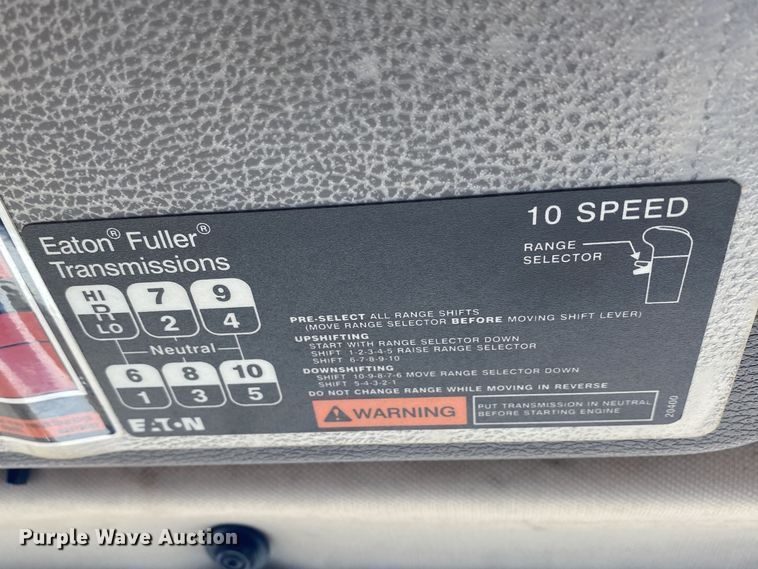 image for item JW9197 2016 Volvo D13  semi truck