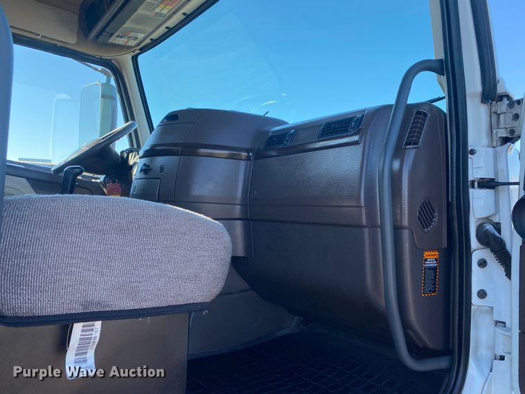 image for item JW9197 2016 Volvo D13  semi truck