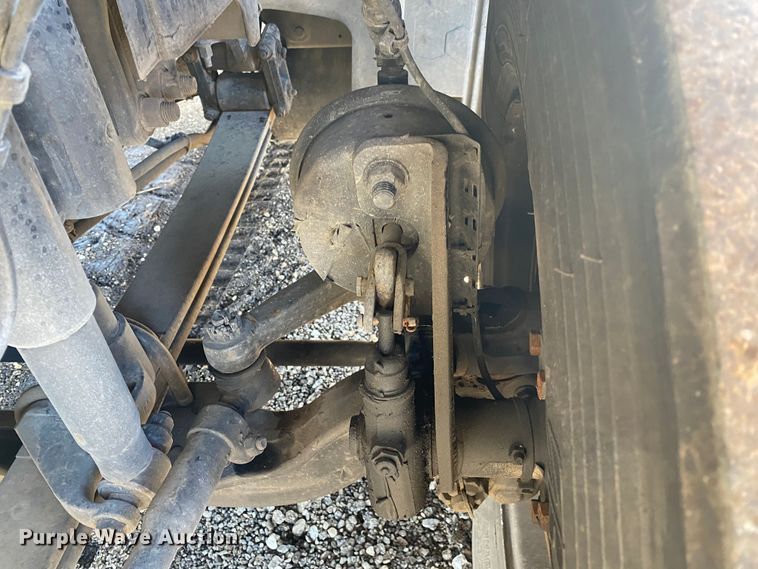 image for item JW9197 2016 Volvo D13  semi truck