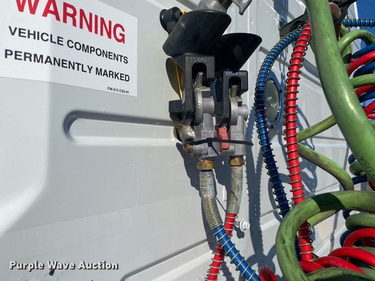 image for item JW9197 2016 Volvo D13  semi truck