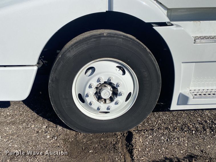 image for item JW9197 2016 Volvo D13  semi truck