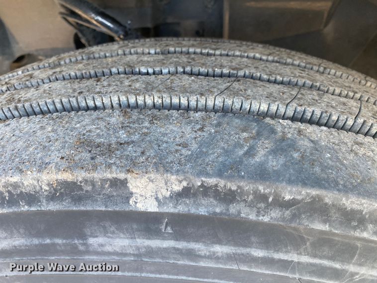 image for item JW9197 2016 Volvo D13  semi truck