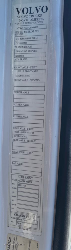 image for item JW9197 2016 Volvo D13  semi truck