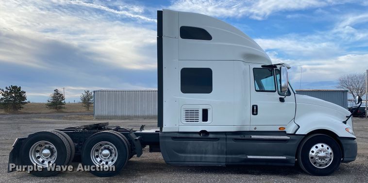 image for item JW9224 2016 International ProStar Plus  semi truck