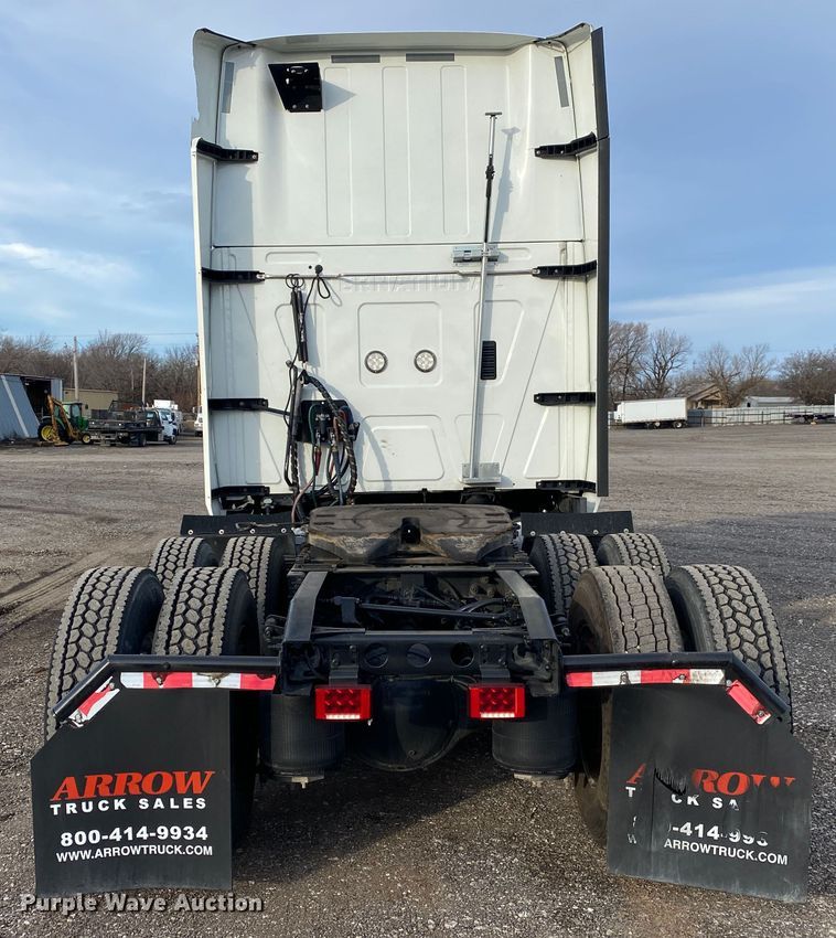 image for item JW9224 2016 International ProStar Plus  semi truck