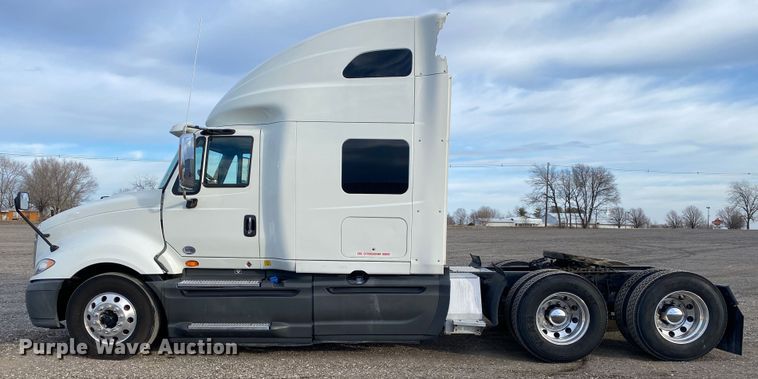 image for item JW9224 2016 International ProStar Plus  semi truck