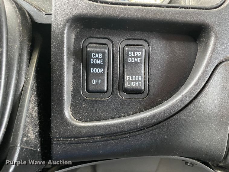 image for item JW9224 2016 International ProStar Plus  semi truck