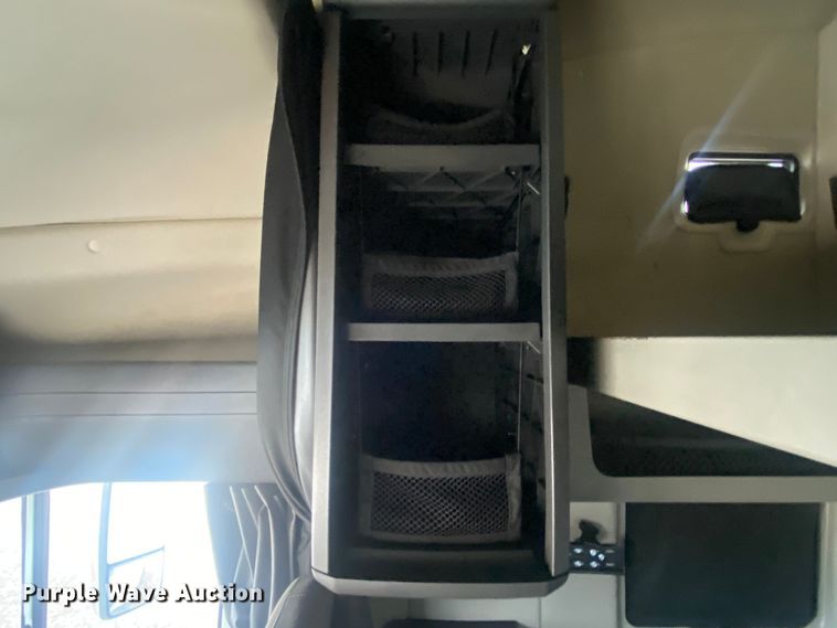 image for item JW9224 2016 International ProStar Plus  semi truck