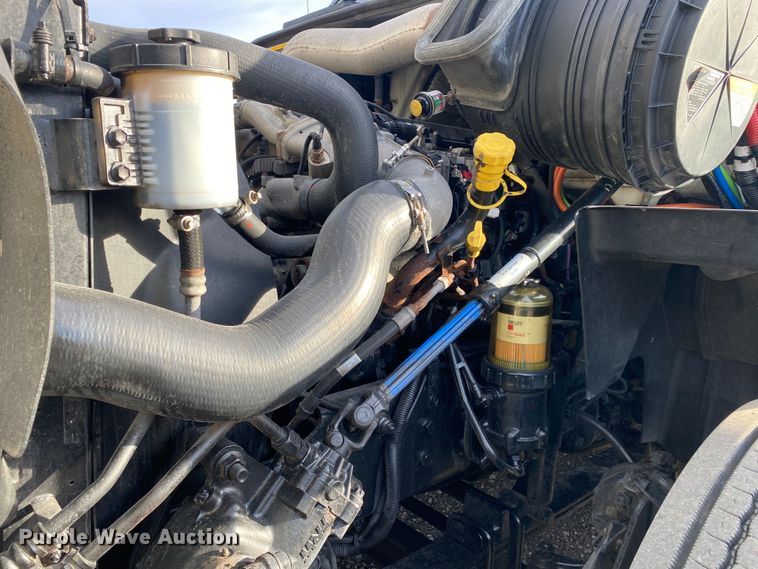 image for item JW9224 2016 International ProStar Plus  semi truck