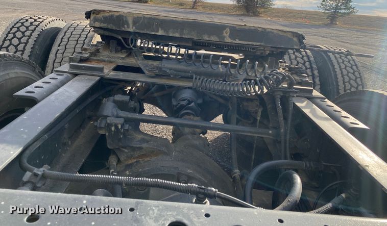 image for item JW9224 2016 International ProStar Plus  semi truck