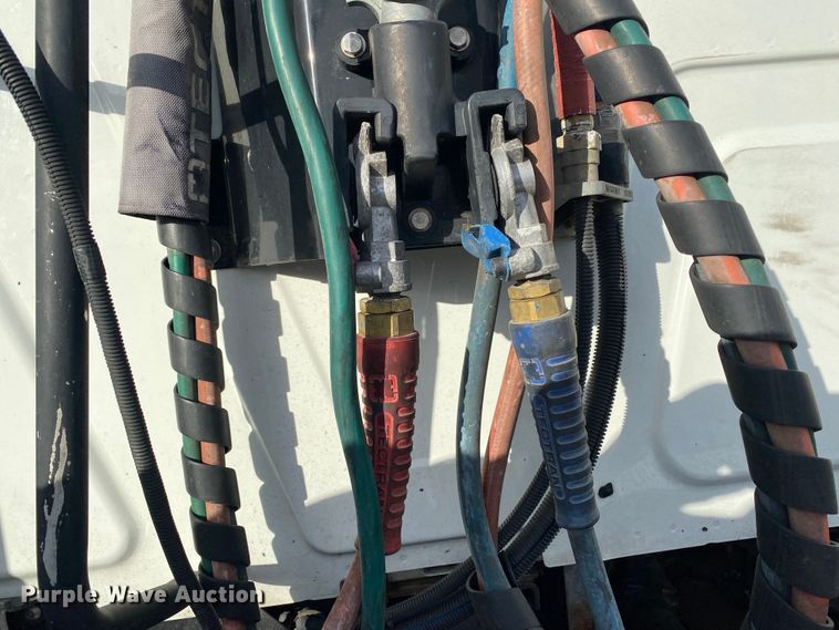 image for item JW9224 2016 International ProStar Plus  semi truck