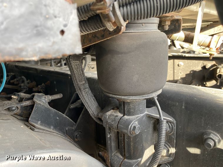 image for item JW9224 2016 International ProStar Plus  semi truck