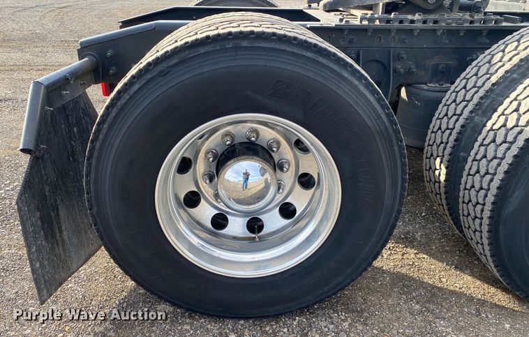 image for item JW9224 2016 International ProStar Plus  semi truck